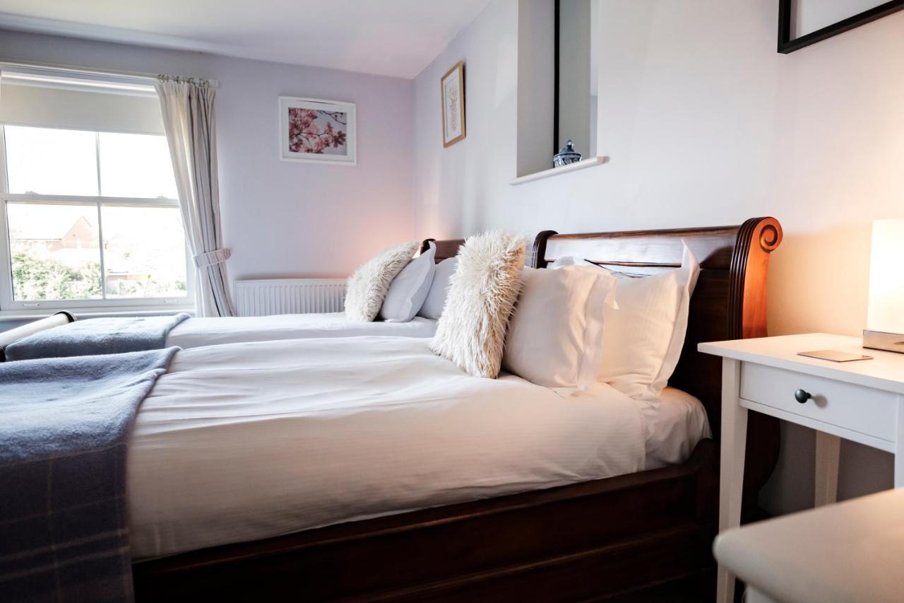 The Bower Inn Bridgwater Eksteriør bilde A bedroom at the Old Mill