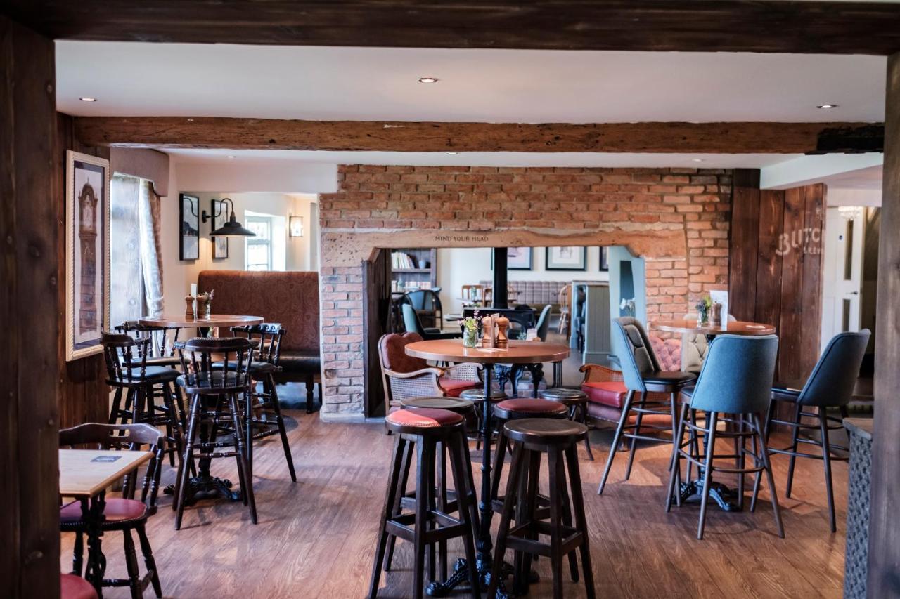 The Bower Inn Bridgwater Eksteriør bilde The interior of the pub