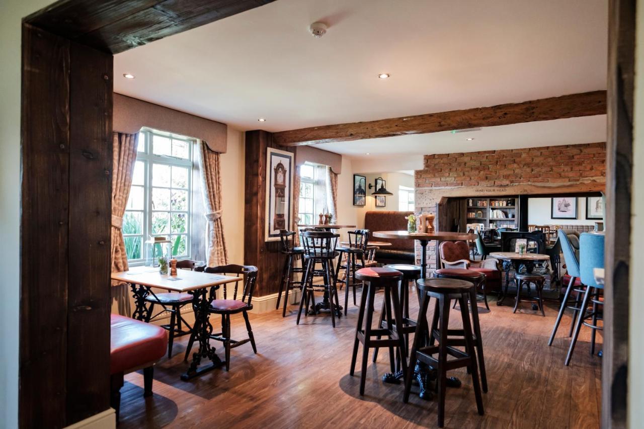 The Bower Inn Bridgwater Eksteriør bilde The interior of the pub